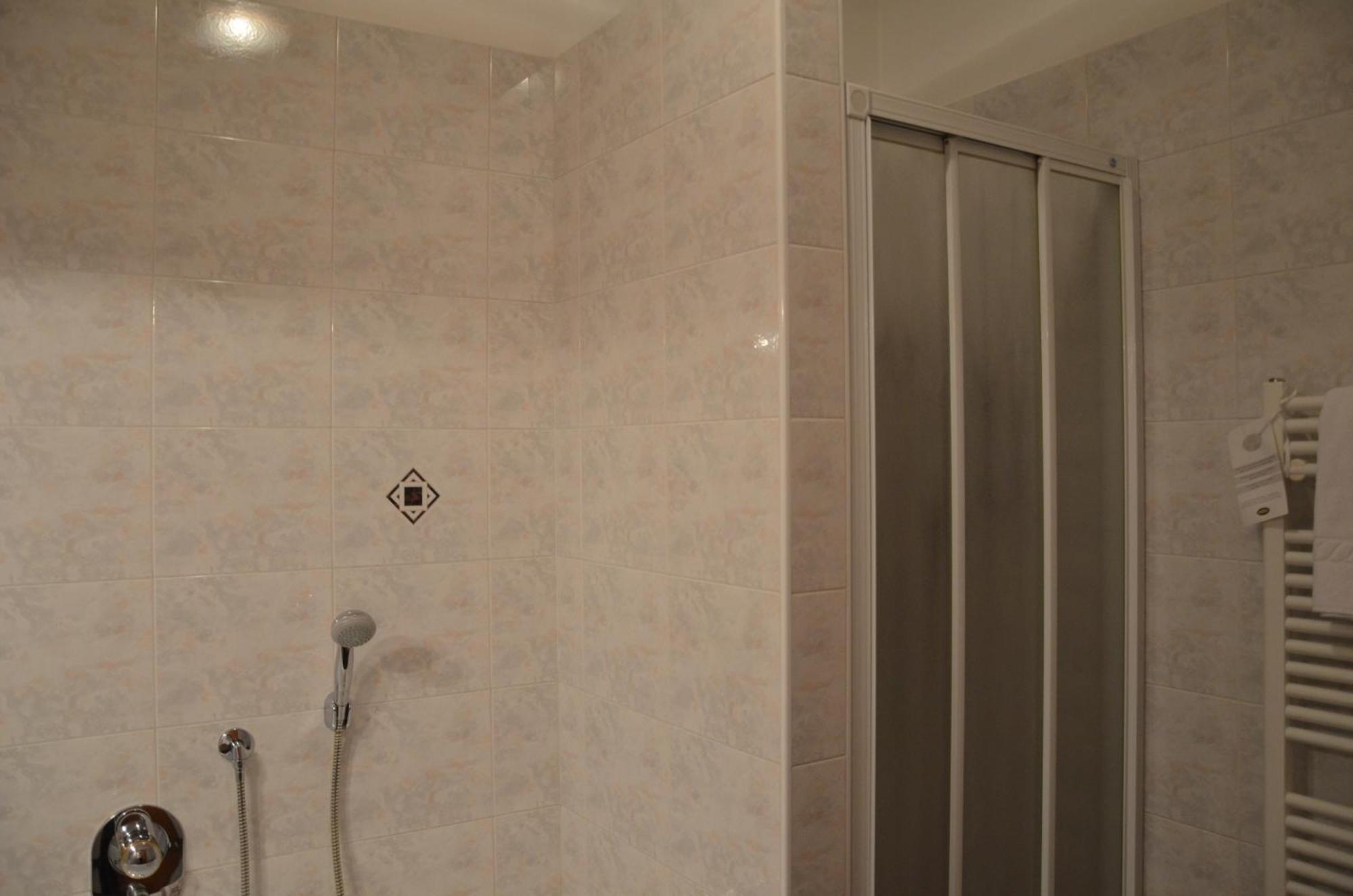 Hotel Greifenstein Terlano Δωμάτιο φωτογραφία